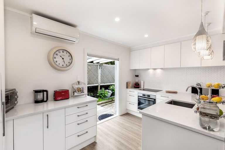 Photo of property in 3/18 Bevyn Street, Castor Bay, Auckland, 0620