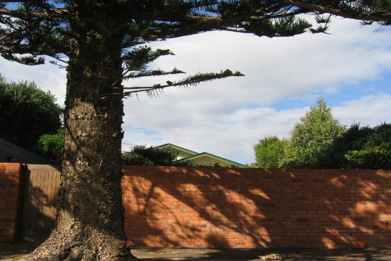 Photo of property in 21 Falkirk Avenue, Seatoun, Wellington, 6022