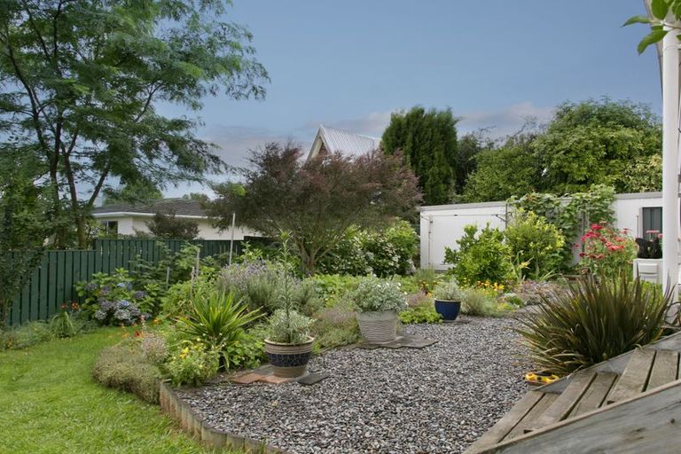Photo of property in 2/15 Gladstone Grove, Richmond Heights, Taupo, 3330