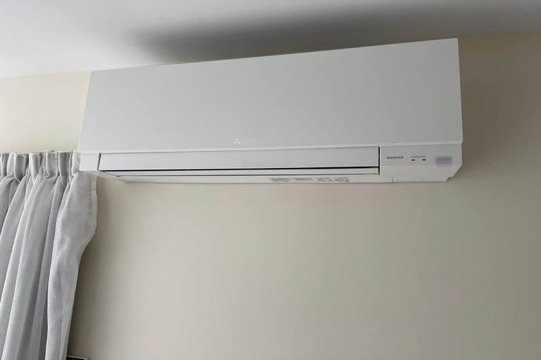 Photo of property in 2 Veneta Close, Flat Bush, Auckland, 2019