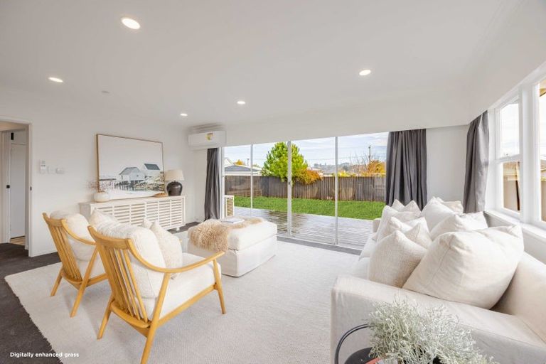 Photo of property in 13 Latham Stubbs Crescent, Waipawa, 4210