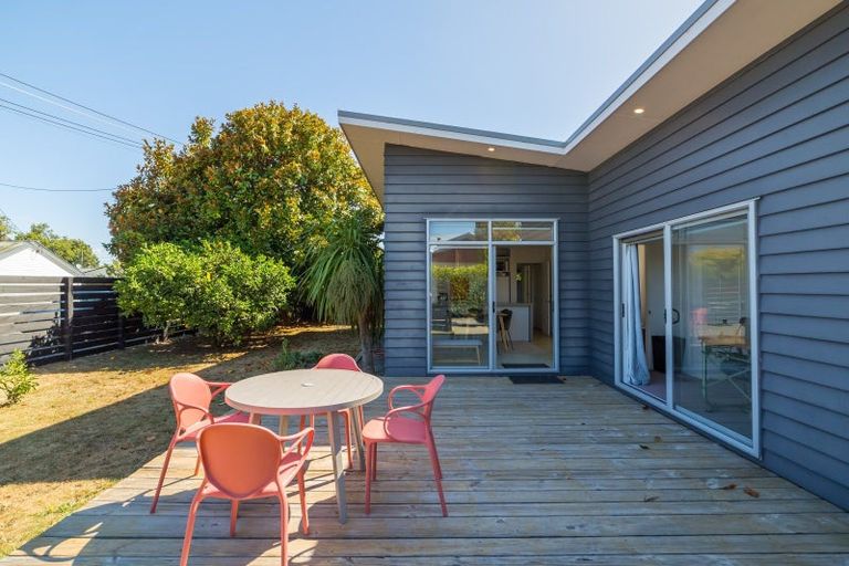 Photo of property in 43 Sackville Street, Martinborough, 5711