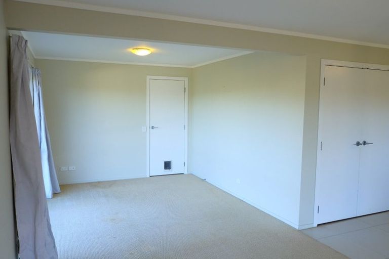 Photo of property in 9 Exploration Way, Whitby, Porirua, 5024