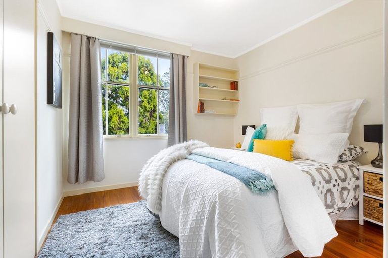 Photo of property in 342 Titirangi Road, Titirangi, Auckland, 0604