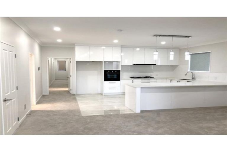 Photo of property in 37 Black Beech Crescent, Takanini, 2110