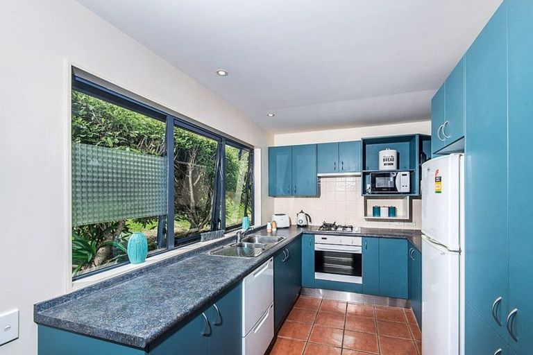 Photo of property in 2 Samuel Parnell Road, Karori, Wellington, 6012