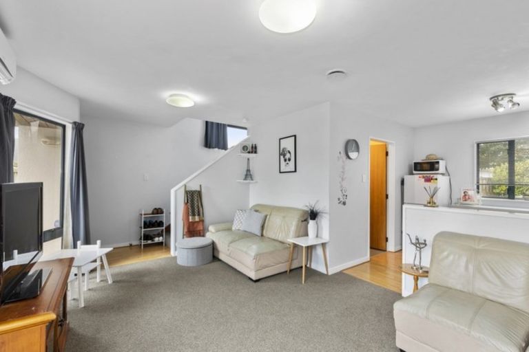 Photo of property in 15 Mcbain Grove, Avalon, Lower Hutt, 5011