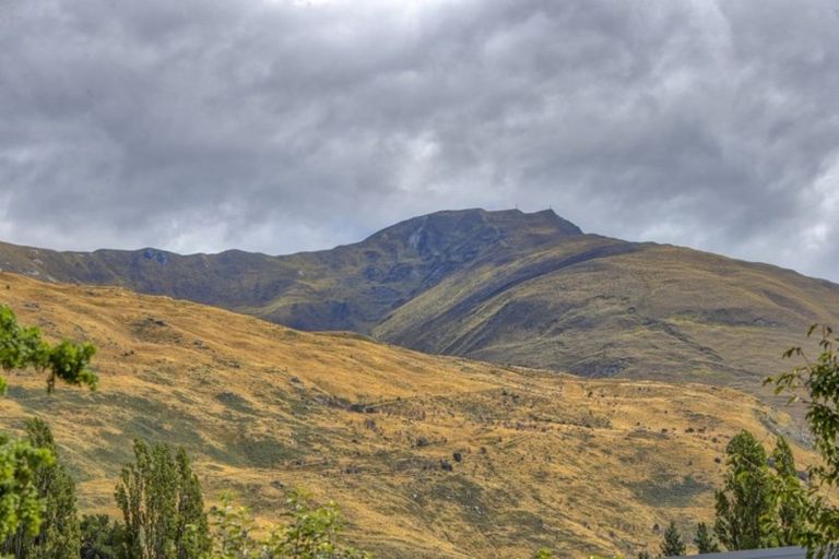 Photo of property in 61 Kelliher Drive, Wanaka, 9305