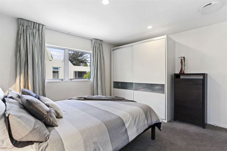 Photo of property in 70c Clyde Road, Ilam, Christchurch, 8041