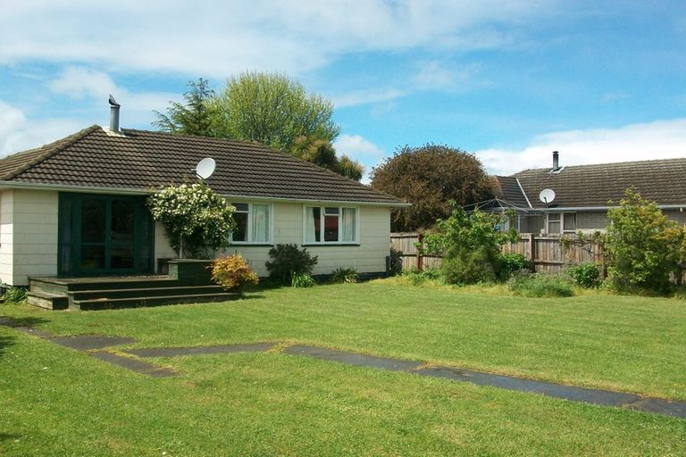 Photo of property in 37 Lambeth Crescent, Redwood, Christchurch, 8051