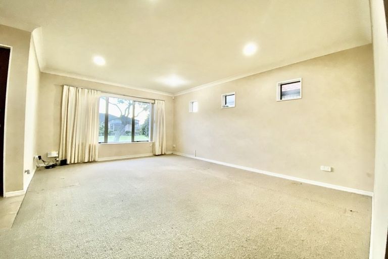 Photo of property in 6 Lissleton Drive, East Tamaki, Auckland, 2013