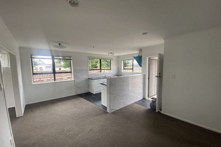 Photo of property in 11 Cosgrave Road, Papakura, 2110
