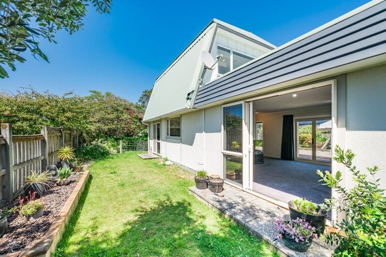 Photo of property in 9b Olive Terrace, Paraparaumu Beach, Paraparaumu, 5032