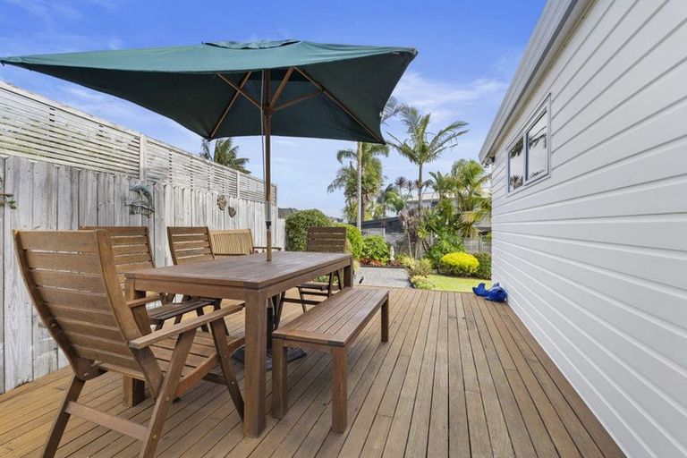 Photo of property in 11 Vista Motu, Red Beach, 0932