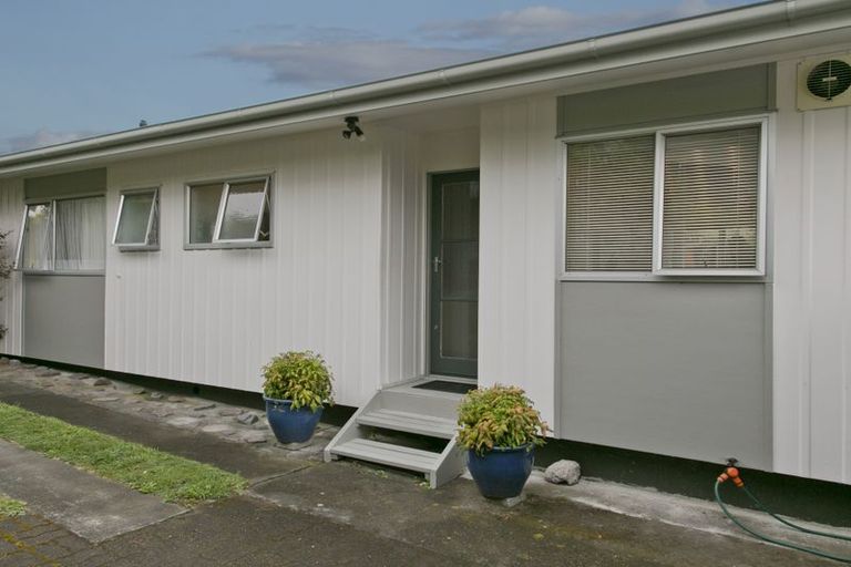 Photo of property in 2/15 Gladstone Grove, Richmond Heights, Taupo, 3330