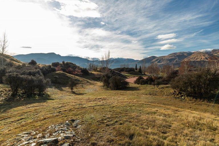 Photo of property in 5 Bendemeer Lane, Lake Hayes, Queenstown, 9371