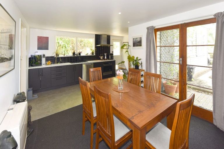 Photo of property in 64 Hawkhurst Road, Lyttelton, 8082