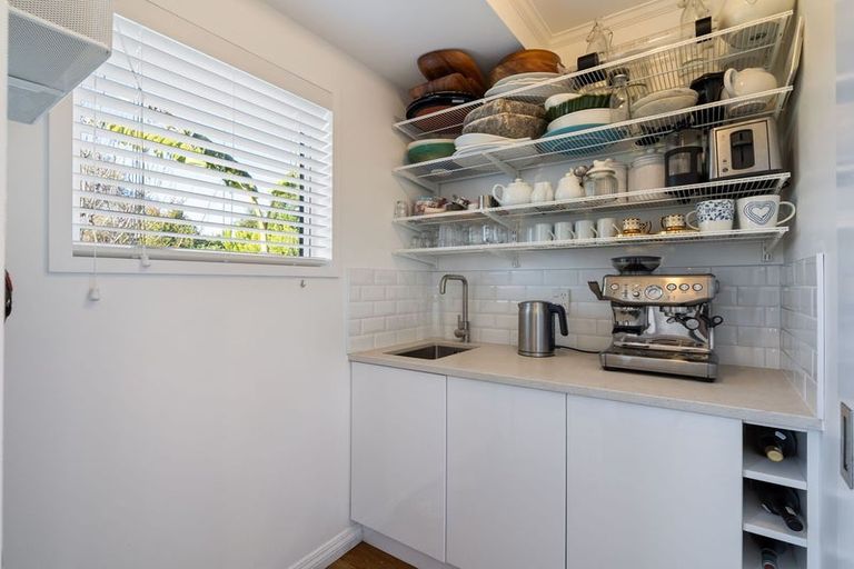 Photo of property in 41 Rosedale Crescent, Cloverlea, Palmerston North, 4412