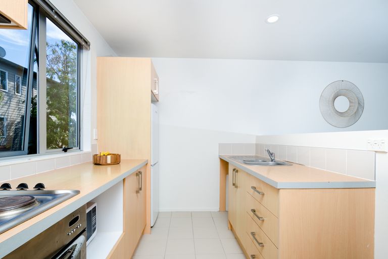 Photo of property in 15 Albionvale Road, Glen Eden, Auckland, 0602