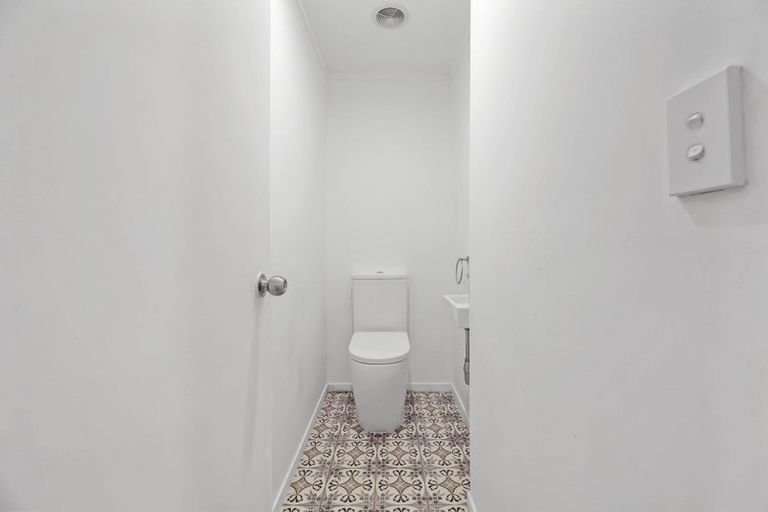 Photo of property in 15a Katrina Place, Massey, Auckland, 0614