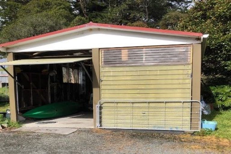 Photo of property in 950 State Highway 1, Oakleigh, Whangarei, 0171