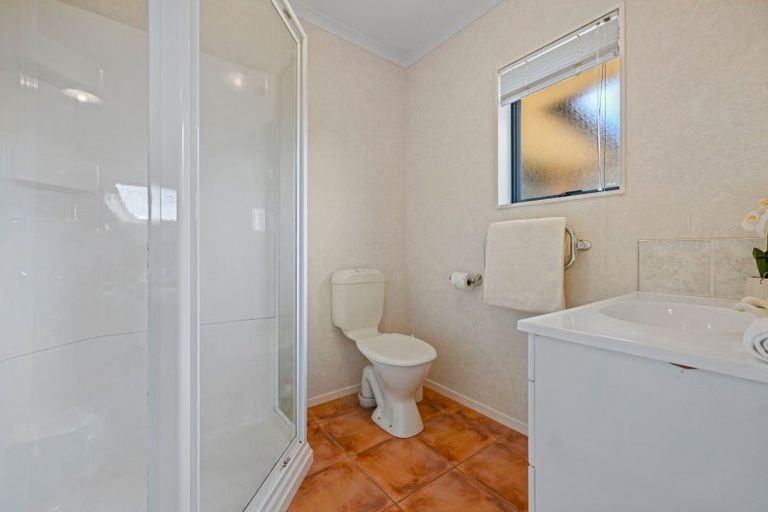 Photo of property in 2 Wilfred Street, St Andrews, Hamilton, 3200