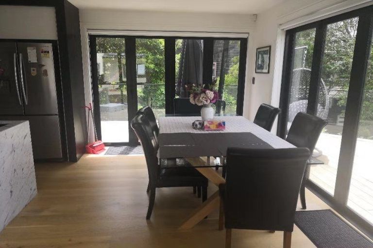 Photo of property in 2/92 Churchill Road, Murrays Bay, Auckland, 0630