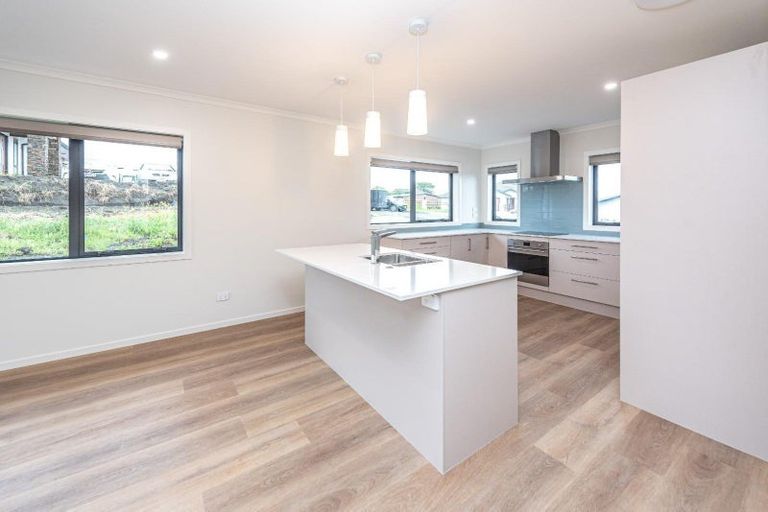 Photo of property in 32 Tirimoana Place, Otamatea, Whanganui, 4501