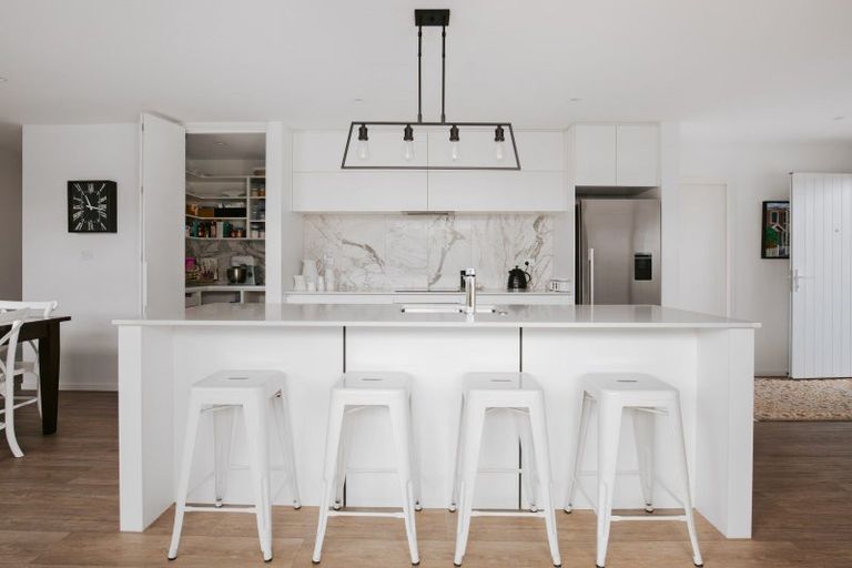 Photo of property in 90 Awataha Crescent, Pyes Pa, Tauranga, 3110