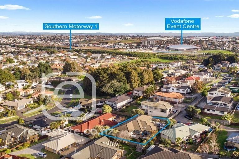 Photo of property in 19 Chieftain Rise, Goodwood Heights, Auckland, 2105