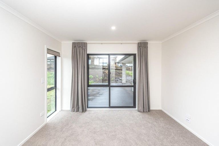 Photo of property in 32 Tirimoana Place, Otamatea, Whanganui, 4501