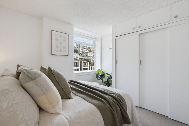 Photo of property in Jerningham Apartments, 20 Oriental Terrace, Oriental Bay, Wellington, 6011