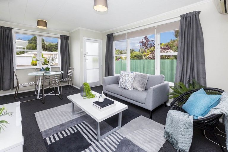 Photo of property in 1/18 Benge Crescent, Clouston Park, Upper Hutt, 5018