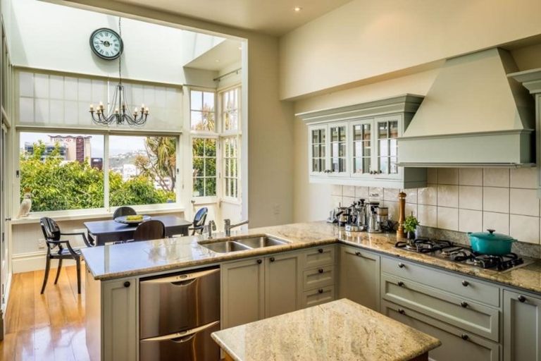 Photo of property in 13 Talavera Terrace, Kelburn, Wellington, 6012