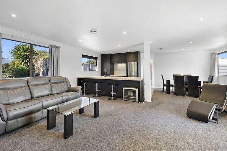 Photo of property in 194 Mangorei Road, Merrilands, New Plymouth, 4312