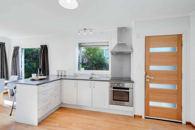 Photo of property in 30 Kowhai Street, Hamilton Lake, Hamilton, 3204