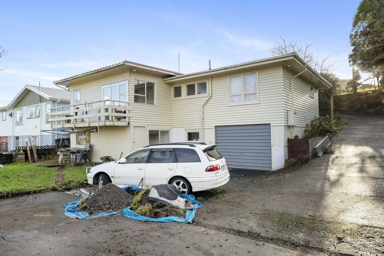 Photo of property in 119 Omata Road, Marfell, New Plymouth, 4310