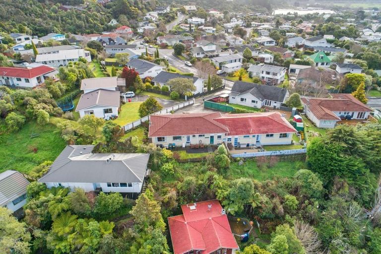 Photo of property in 2/57 Sunbrae Drive, Silverstream, Upper Hutt, 5019
