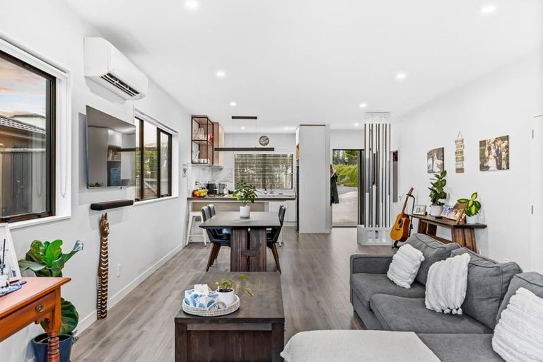 Photo of property in 45 Baumea Rise, Massey, Auckland, 0614