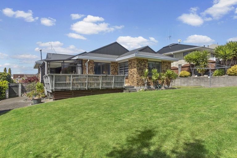 Photo of property in 23 Madill Road, St Andrews, Hamilton, 3200