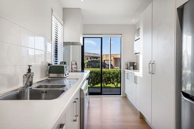 Photo of property in 7 Parachute Crescent, Papakura, 2110