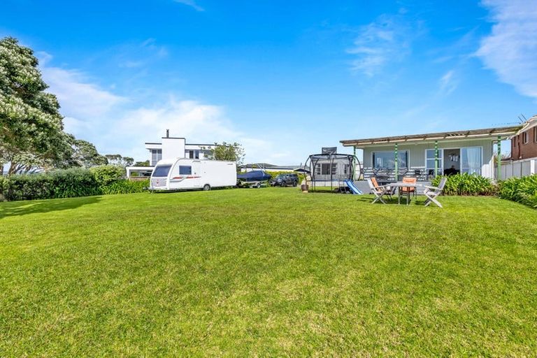 Photo of property in 43 Tiri Road, Manly, Whangaparaoa, 0930