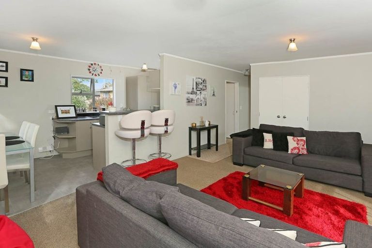 Photo of property in 18 Camphora Place, Ranui, Auckland, 0612