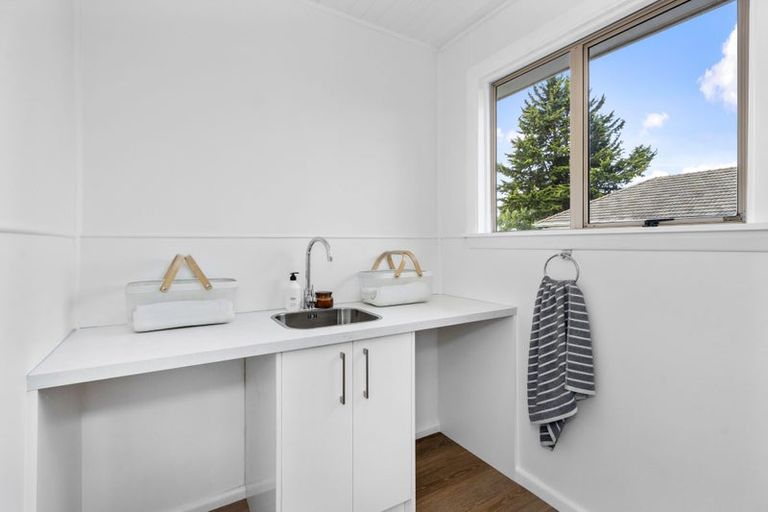 Photo of property in 82 Shortland Street, Wainoni, Christchurch, 8061