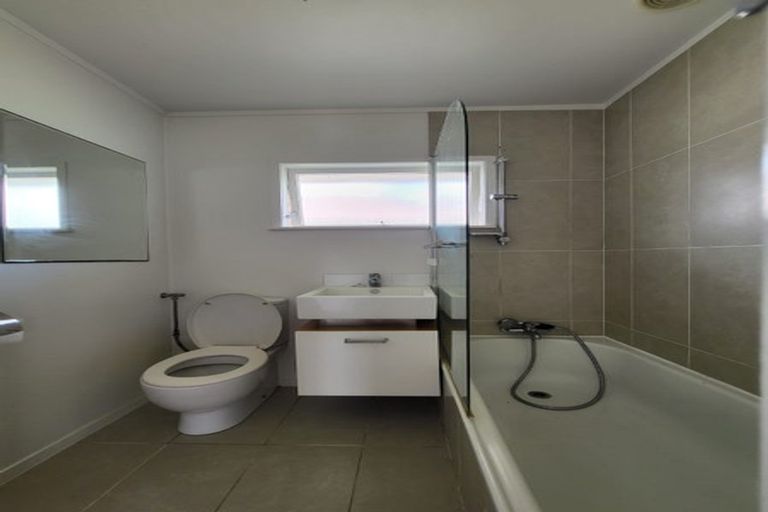 Photo of property in 2/8 Ngataringa Road, Devonport, Auckland, 0624