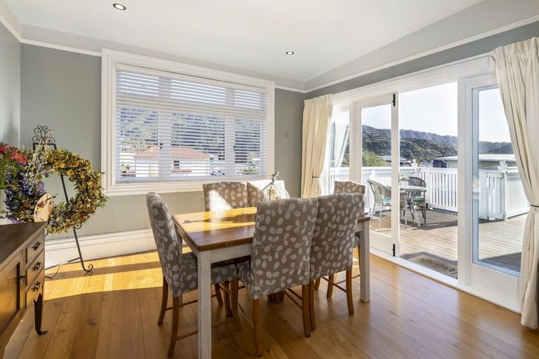 Photo of property in 5 Taranaki Street, Picton, 7220