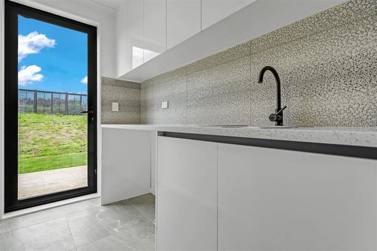 Photo of property in 12 Waikaha Street, Pokeno, 2472