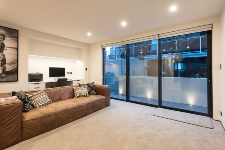 Photo of property in 193a Marine Parade, Mount Maunganui, 3116