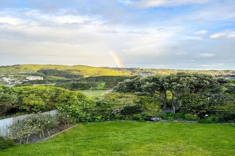 Photo of property in 41 Priscilla Crescent, Kingston, Wellington, 6021