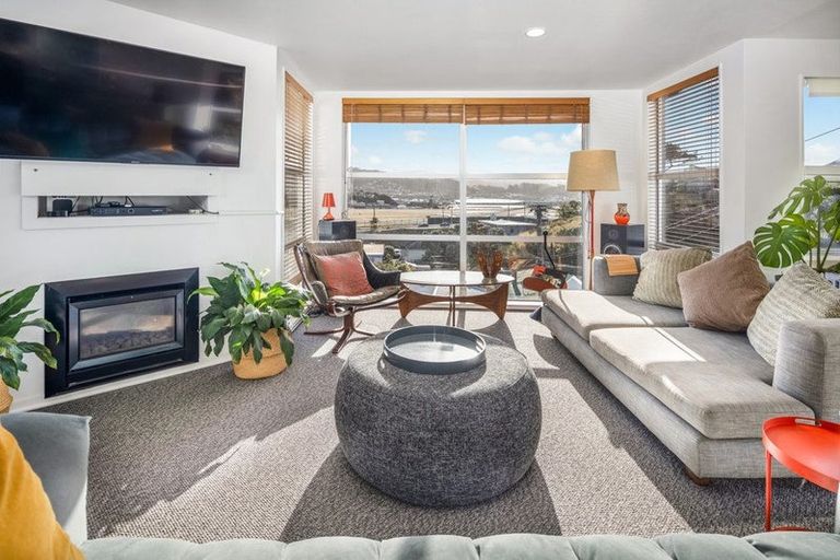 Photo of property in 121a Wexford Road, Miramar, Wellington, 6022